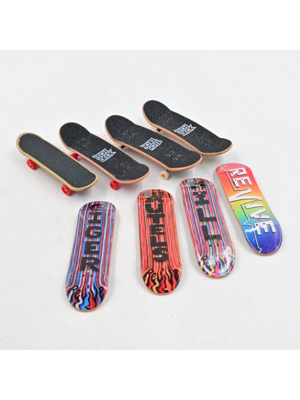 Tech Deck Skateboards Lot Of 8 - 4 Complete 4 No Trucks/Wheels